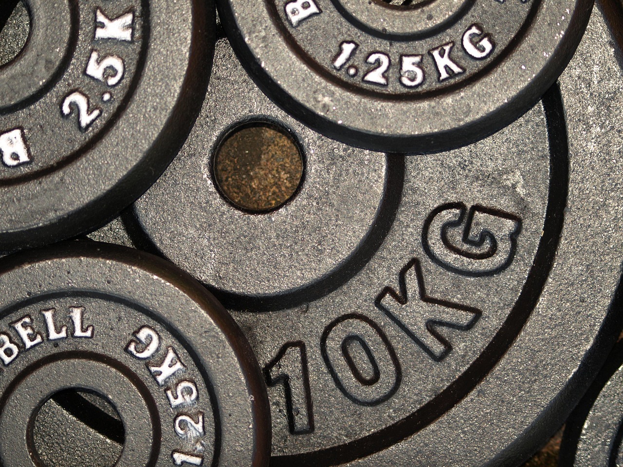 Mastering Proper Form in Strength Training to Prevent Injuries After 40