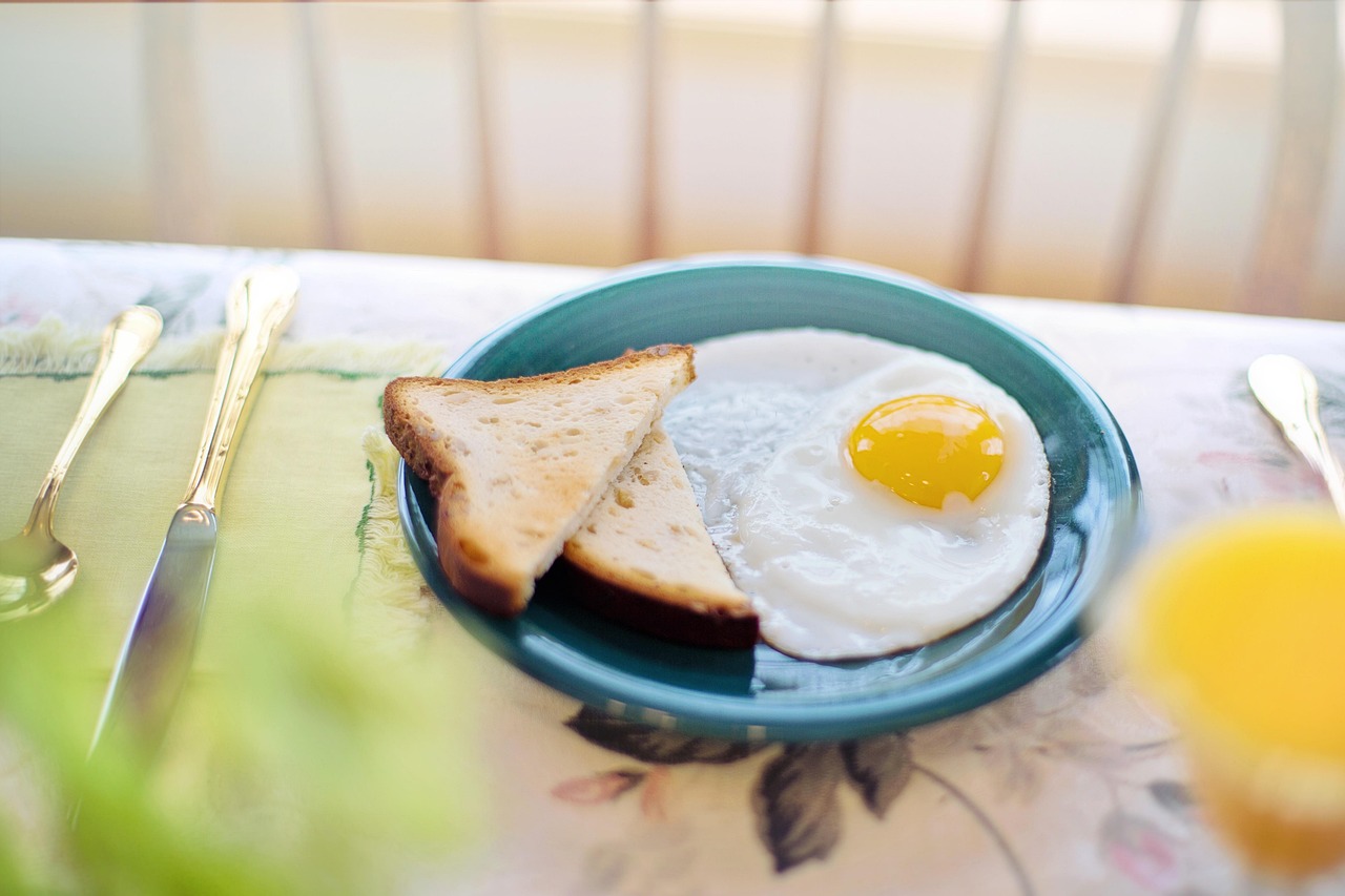 Spreading Your Protein: Why Meal Distribution Matters for Older Muscles